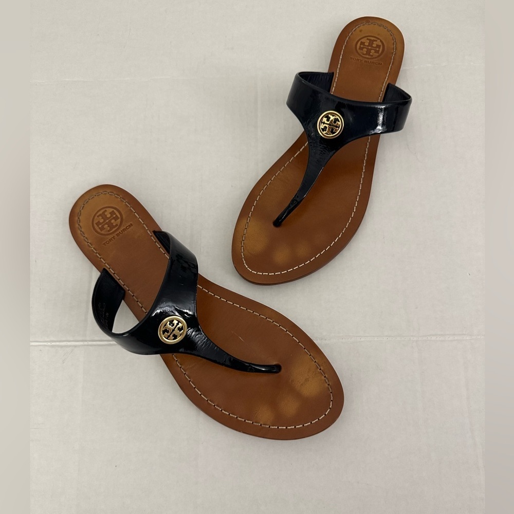 Tory Burch Black Patent Leather Logo Thong Sandals with Brown Footbed